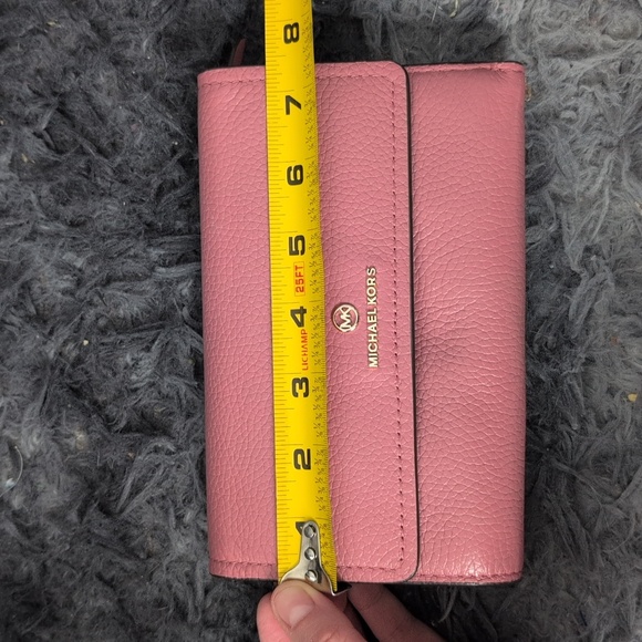 Michael Kors Wallet - Picture 8 of 9